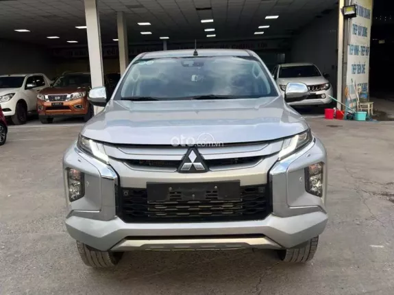 Mitsubishi Triton 4×4 AT MIVEC PREMIUM 2021 - Odo 12 vạn giá 635 triệu