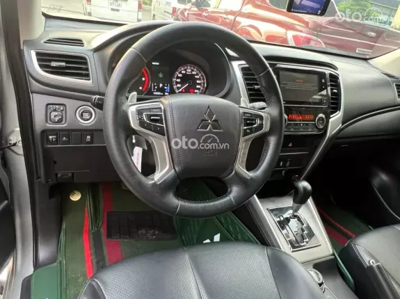 Mitsubishi Triton 4×4 AT MIVEC PREMIUM 2021 - Odo 12 vạn giá 635 triệu