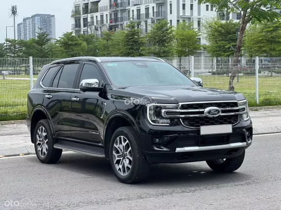 Ford Everest Titanium 2.0 AT 4x2 2025 - Xe gia đình ít sử dụng như mới
