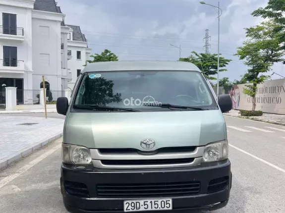 Toyota Hiace 2.8 MT 2009 - Giá bán là 265 triệu đồng