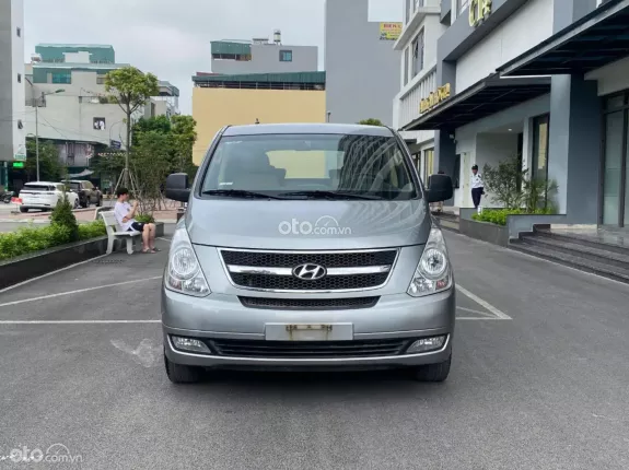 Hyundai Starex 2.4 MT 2014 - 425 triệu đồng