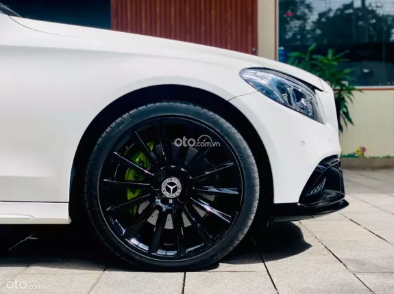 Mercedes-Benz C300 AMG 2015 - Xe bền bỉ, bảo hành đầy đủ