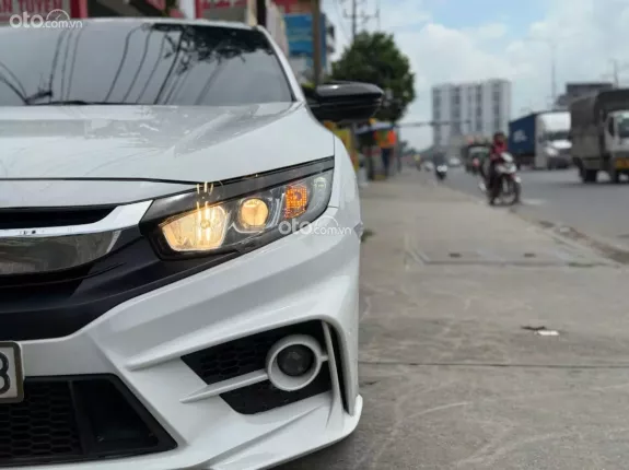 Honda Civic 1.8 E 2018 - Odo 11 vạn