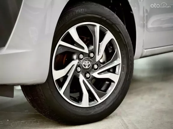 Toyota Innova 2.0E 2022 - MPV tiết kiệm nhiên liệu với thiết kế hiện đại