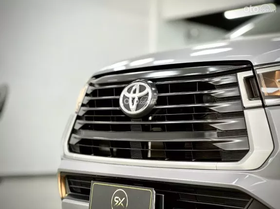 Toyota Innova 2.0E 2022 - MPV tiết kiệm nhiên liệu với thiết kế hiện đại