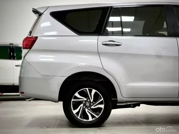 Toyota Innova 2.0E 2022 - MPV tiết kiệm nhiên liệu với thiết kế hiện đại