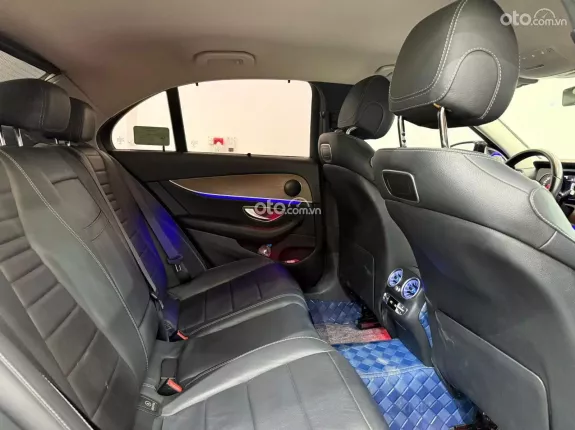 Mercedes-Benz GLC 300 2019 - Một chủ từ mới, full lịch sử hãng