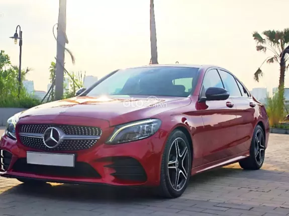 Mercedes-Benz GLC 300 4Matic 2020 - Phiên bản 4Matic mạnh mẽ, đầy đủ tiện nghi