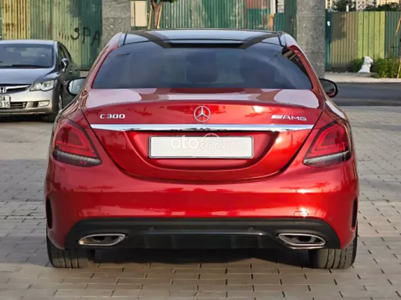 Mercedes-Benz GLC 300 4Matic 2020 - Phiên bản 4Matic mạnh mẽ, đầy đủ tiện nghi