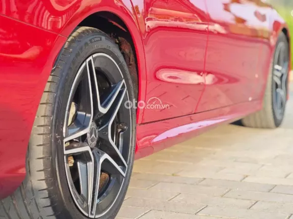 Mercedes-Benz GLC 300 4Matic 2020 - Phiên bản 4Matic mạnh mẽ, đầy đủ tiện nghi