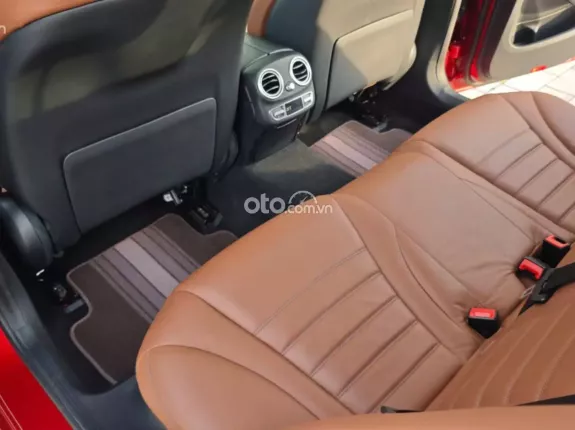 Mercedes-Benz GLC 300 4Matic 2020 - Phiên bản 4Matic mạnh mẽ, đầy đủ tiện nghi