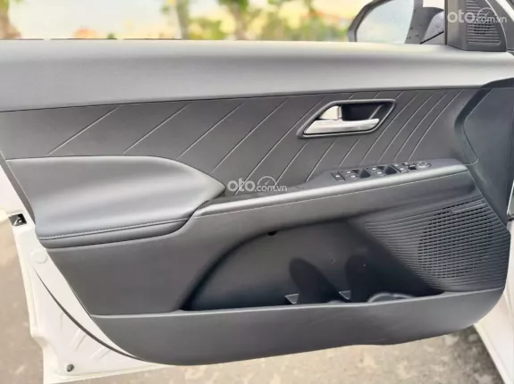 Hyundai Accent 1.5 AT đặc biệt 2024 - Xe đẹp chạy ít