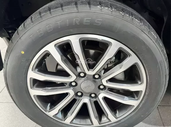 Ford Everest 2.0L ST5 6AT 2WD Titanium 2018 - Xe địa hình mạnh mẽ, phù hợp mọi cung đường