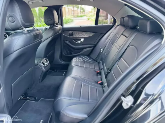 Mercedes-Benz C200 2.0 AT 2016 - Odo 7 vạn km
