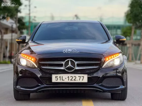 Mercedes-Benz C200 2.0 AT 2016 - Odo 7 vạn km