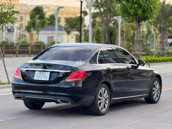 Mercedes-Benz C200 2.0 AT 2016 - Odo 7 vạn km