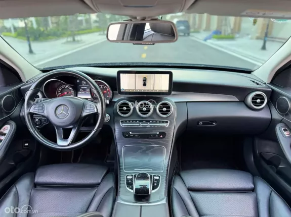 Mercedes-Benz C200 2.0 AT 2016 - Odo 7 vạn km