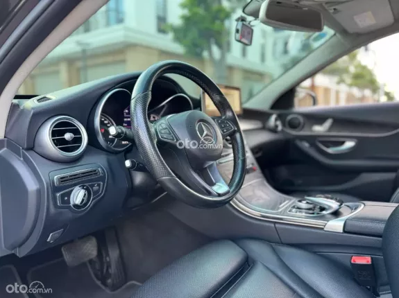 Mercedes-Benz C200 2.0 AT 2016 - Odo 7 vạn km