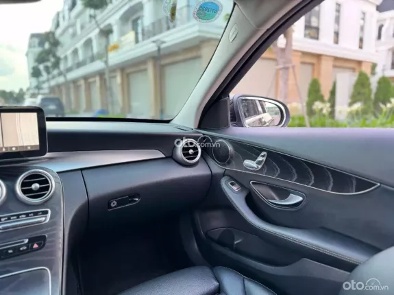 Mercedes-Benz C200 2.0 AT 2016 - Odo 7 vạn km