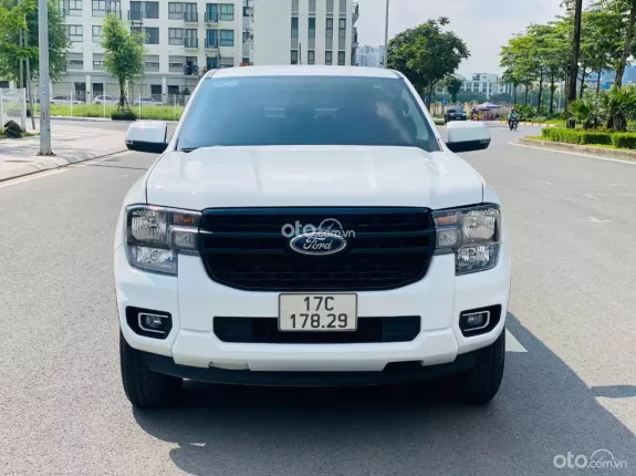 Ford Ranger XLS 2.0L 4x2 AT 2023 - Xe biển tỉnh tên tư nhân
