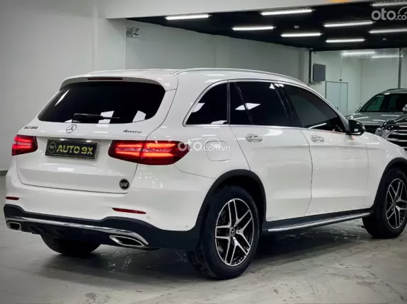 Mercedes-Benz GLC 300 4Matic 2018 - Xe đẹp, ODO thấp, giá cực tốt