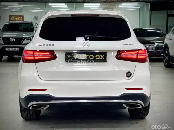 Mercedes-Benz GLC 300 4Matic 2018 - Xe đẹp, ODO thấp, giá cực tốt