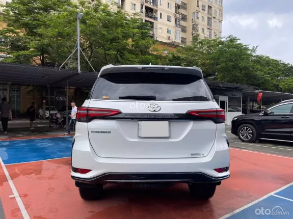 Toyota Fortuner 2.4 AT 4x2 Legender 2024 - Toyota Fortuner Legender 2.4L 4x2 AT 2024