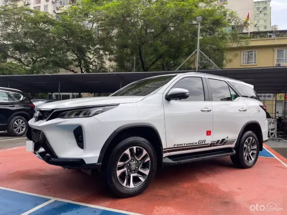 Toyota Fortuner 2.4 AT 4x2 Legender 2024 - Toyota Fortuner Legender 2.4L 4x2 AT 2024