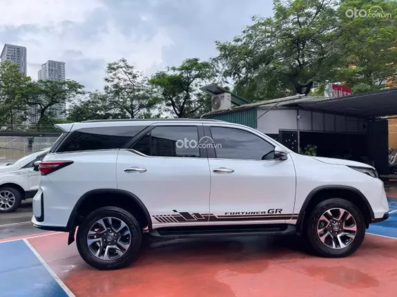 Toyota Fortuner 2.4 AT 4x2 Legender 2024 - Toyota Fortuner Legender 2.4L 4x2 AT 2024