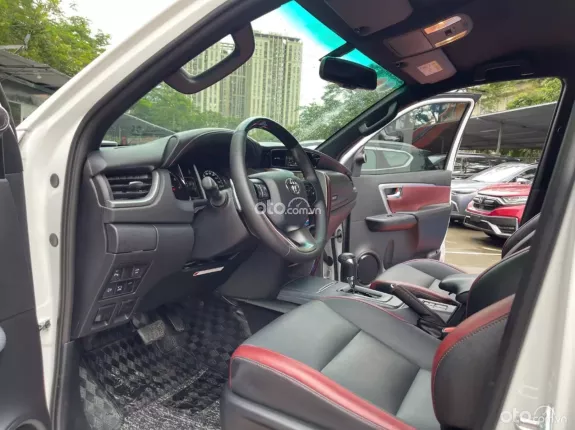 Toyota Fortuner 2.4 AT 4x2 Legender 2024 - Toyota Fortuner Legender 2.4L 4x2 AT 2024