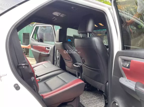 Toyota Fortuner 2.4 AT 4x2 Legender 2024 - Toyota Fortuner Legender 2.4L 4x2 AT 2024