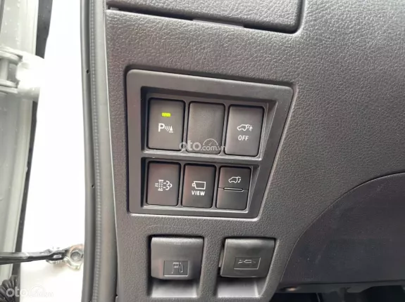 Toyota Fortuner 2.4 AT 4x2 Legender 2024 - Toyota Fortuner Legender 2.4L 4x2 AT 2024