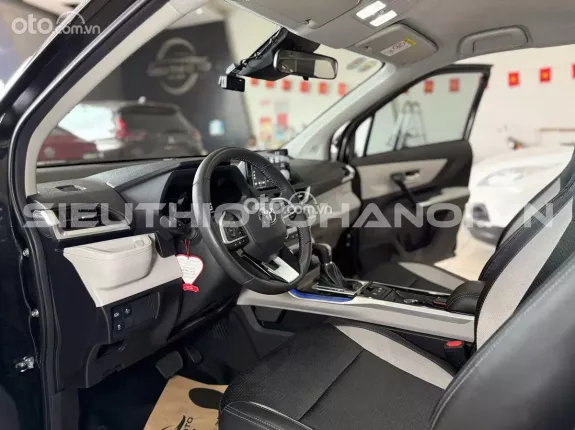 Toyota Veloz Cross CVT Top 2023 - Xe đảm bảo chất lượng cam kết không (tai nạn, đâm đụng, thủy kích ngập nước)