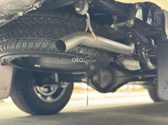 Toyota Hilux 2.4G 4x2 AT 2021 - Xe cũ chất lượng cao, full đồ chơi xịn sò