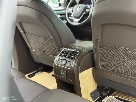 VinFast LUX SA2.0 Cao cấp 2020 - Xe 5 chỗ màu trắng nội thất nâu như mới