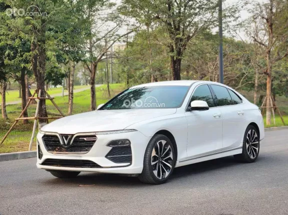 VinFast LUX A2.0 Cao cấp 2020 - Màu trắng biển Hà Nội