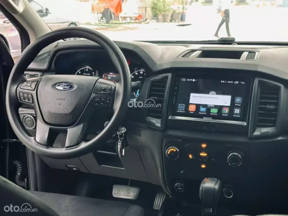 Ford Ranger XLS 2.2 4x2 AT 2019 - Xe lướt nhập khẩu Thái Lan còn mới 99%