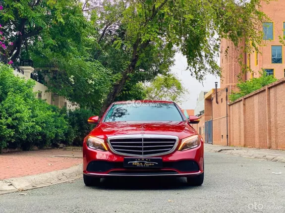 Mercedes-Benz C200 Exclusive 2019 - Đỏ Đen