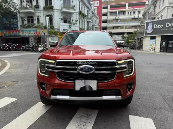 Ford Everest 2022 - Bản Titanium 2 cầu-Màu đỏ cam rất đẹp