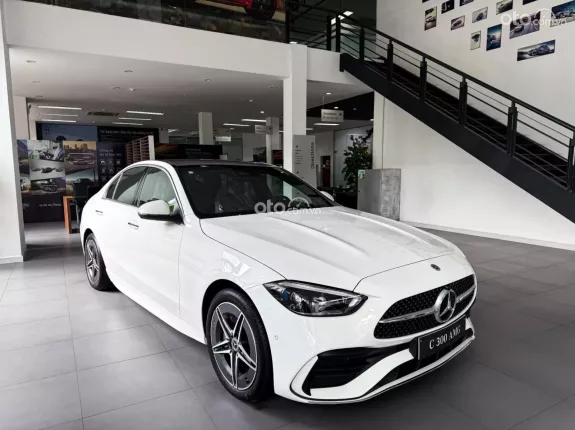 Mercedes-Benz C300 AMG 2025 - Xe giao ngay – Đủ màu – Xe mới 100%