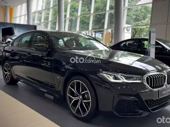 BMW 520i 2025 - ƯU ĐÃI 100% THUẾ TRƯỚC BA+ GÓI BẢO DƯỠNG 5 NĂM