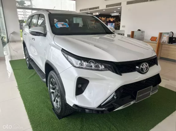 Toyota Fortuner 2.4 AT 4x2 Legender 2025 - Toyota FORTUNER - Giá tốt, nhiều ưu đãi!!!