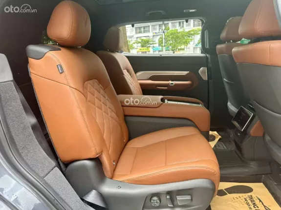 VinFast VF9 2024 - Xe đi ít, chủ thuê pin tiên phong giá tiêt kiệm