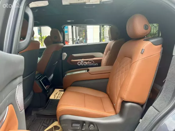 VinFast VF9 2024 - Xe đi ít, chủ thuê pin tiên phong giá tiêt kiệm