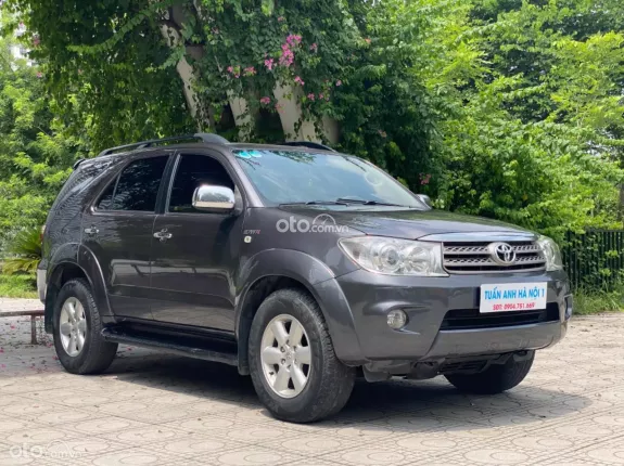 Toyota Fortuner 2.7 V 4X2 AT 2010 - Đẹp, rẻ, bền lành. Biển Hà Nội