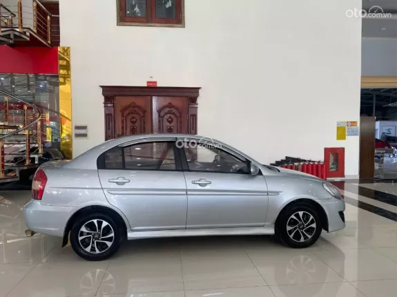 Hyundai Verna 2010 - Sedan 5 chỗ giá rẻ, máy số ngon, thân vỏ chắc chắn