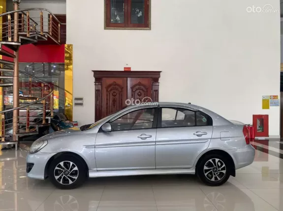 Hyundai Verna 2010 - Sedan 5 chỗ giá rẻ, máy số ngon, thân vỏ chắc chắn