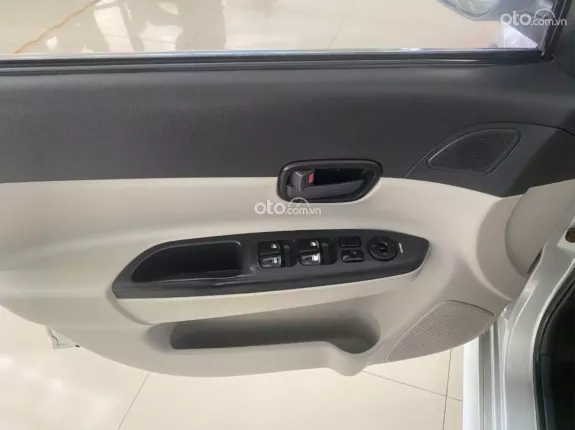 Hyundai Verna 2010 - Sedan 5 chỗ giá rẻ, máy số ngon, thân vỏ chắc chắn