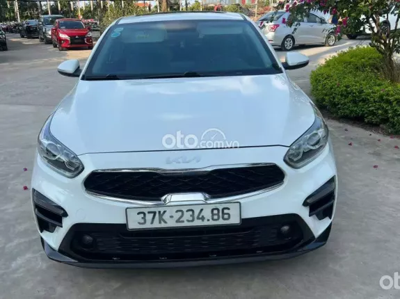 Kia Cerato 1.6 AT Luxury 2019 - Xe sedan hạng C, đi khỏe, giá tốt sang tên
