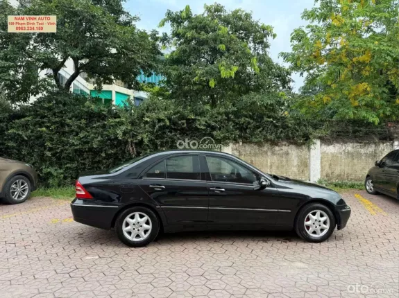 Mercedes-Benz C200 2001 - Máy cực chất